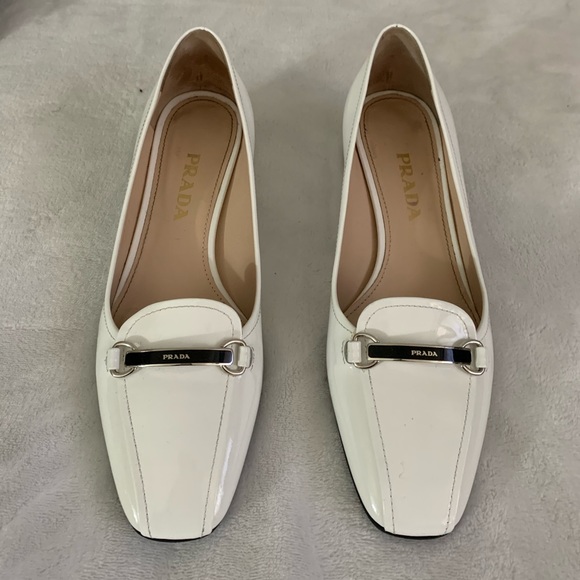 PRADA - Picture 1 of 8